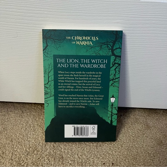 the lion the witch and the wardrobe by cs lewis - book - Picture 2 of 2